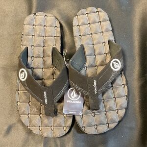 Volcom Black Quilted Foam Flip Flops